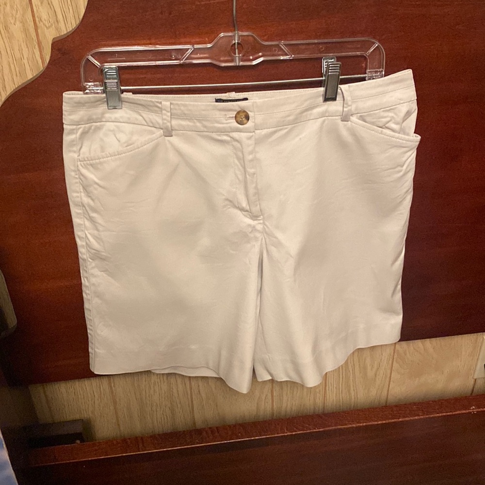 Talbots 7 inch Perfect Shorts. Khaki. Size 6. Never need dried